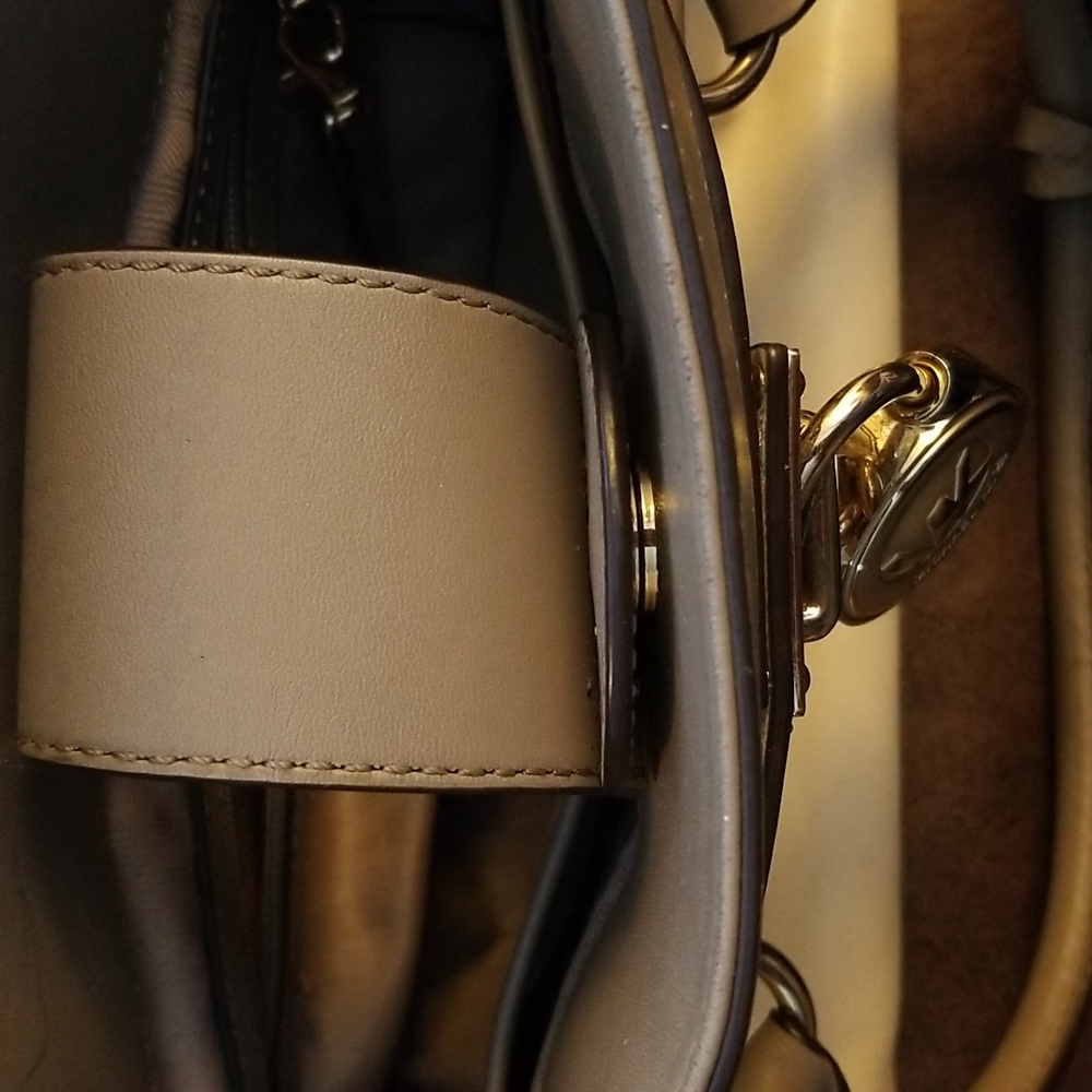 MK leather bag - Picture 8 of 17